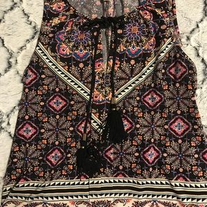 multi pattern sleeveless top 💐